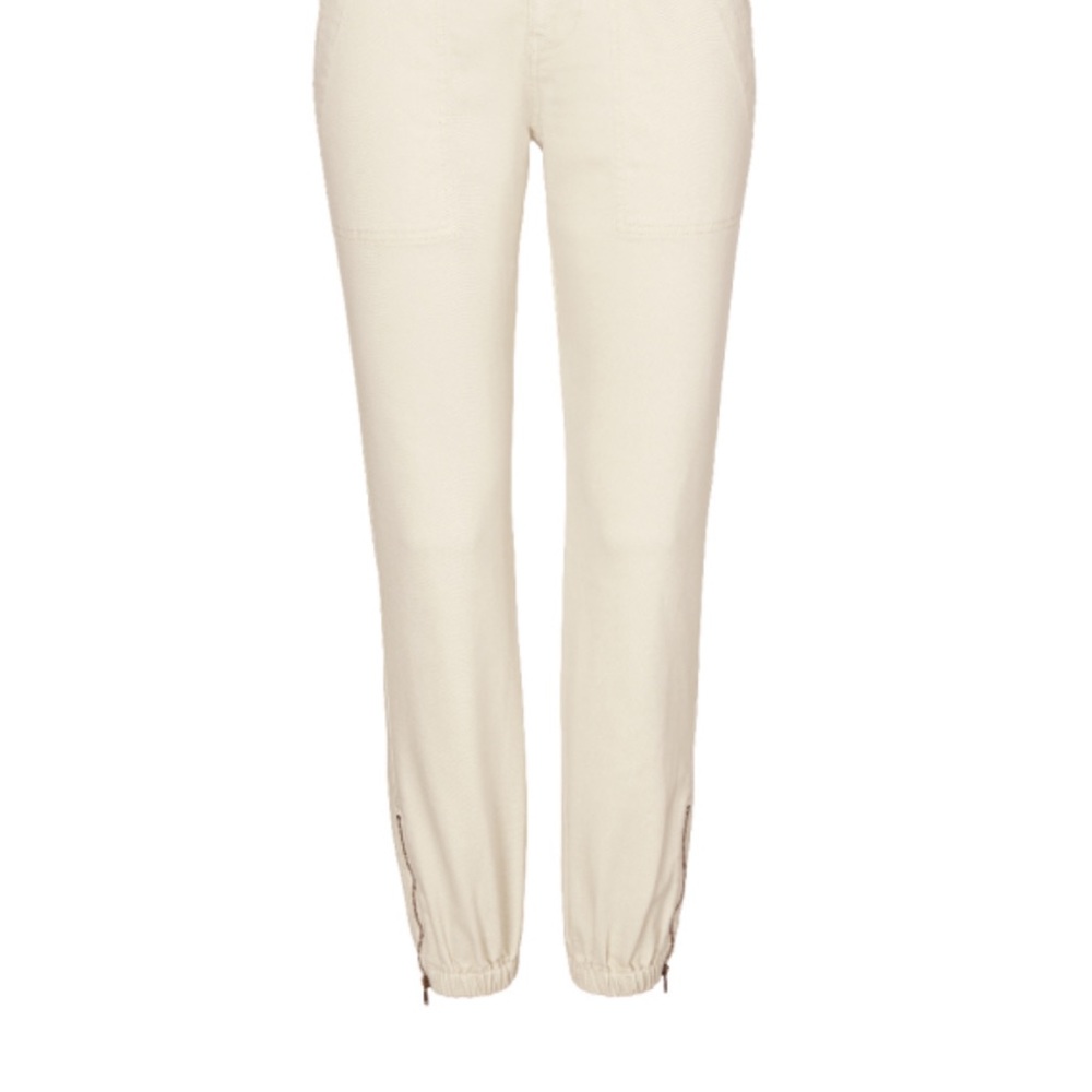 CAbi Compass Pant in Oyster. Cute elastic at ankles with side zippers.